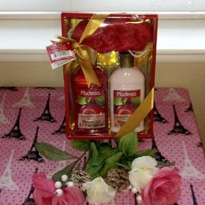 🎊🎉Wonderful Modesa Shower Gel and Body lotion🎊